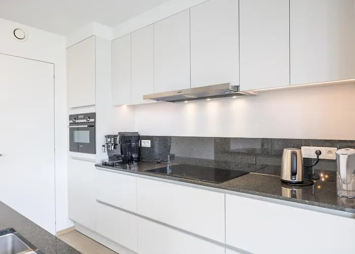 Lecomte - - 176 Appartement *