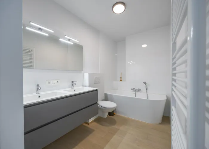 Appartement Lecomte - - 176