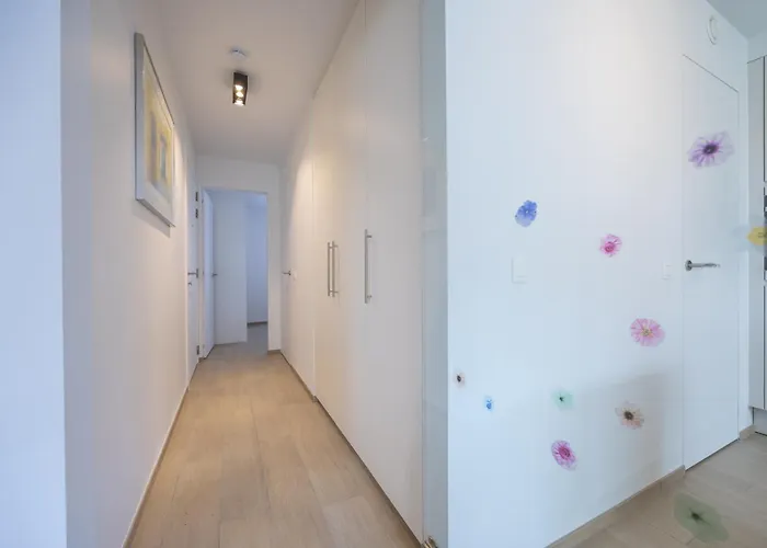 Lecomte - - 176 Appartement *