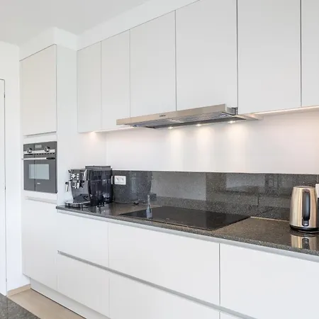 Lecomte - - 176 アパート *