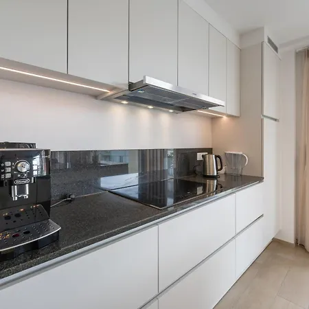 Lecomte - - 176 アパート *